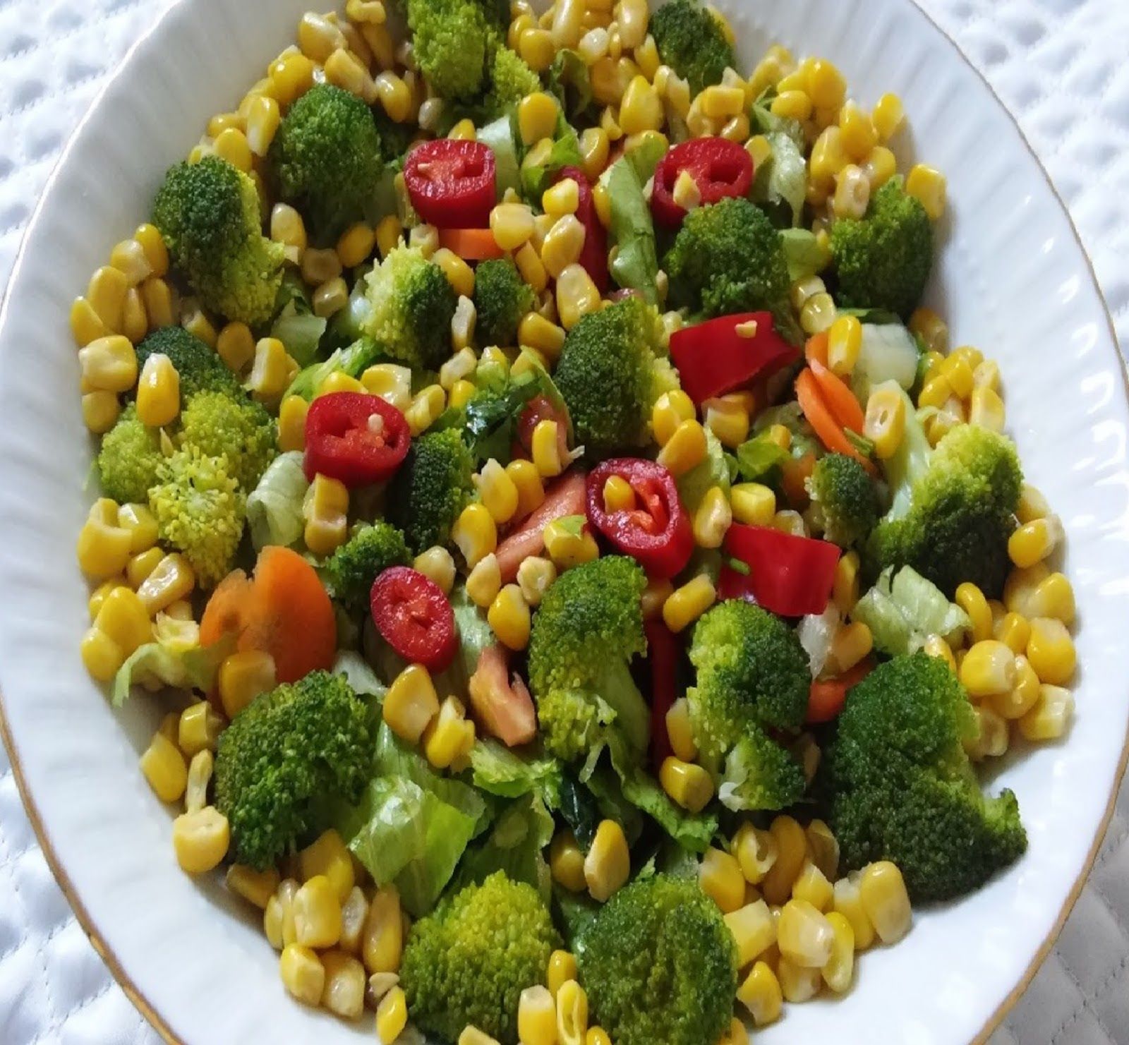 Yogurtlu Brokoli Salatasi Tarifi Nasil Yapilir Resimli Yemek Tarifleri